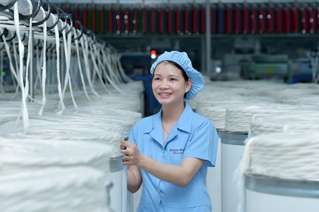 A worker at Vinatex plant (Photo: VNA)