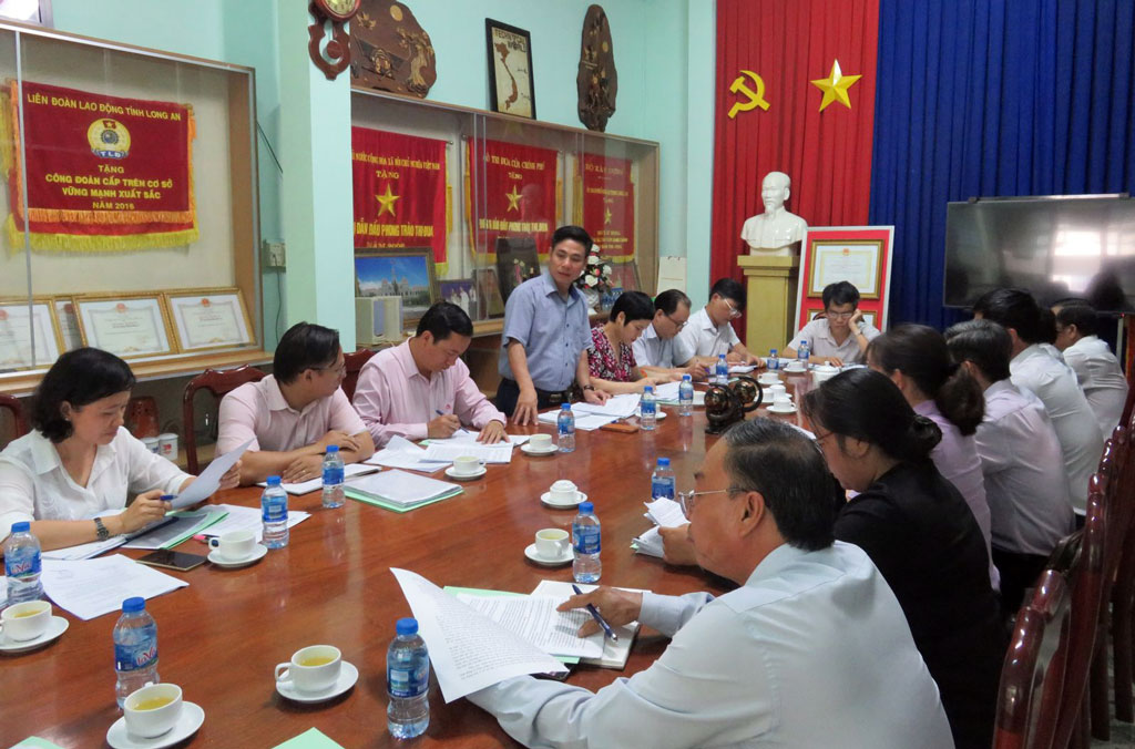 Deputy Director of HREMMA - Nguyen Manh Khoi asked Long An to check and encourage the number of beneficiaries borrowed under the program because there is only one more year left to finish (by the end of 2020) to 