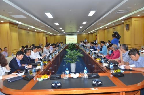 Experts discuss measures to enhance tax management in e-commerce businesses. (Photo: VNA)