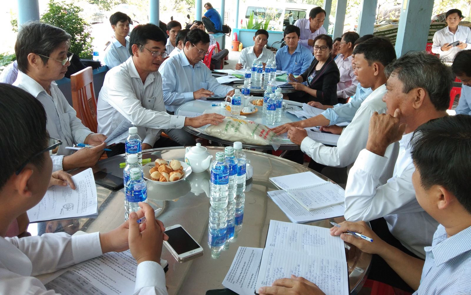 Delegates discuss to produce organic rice 