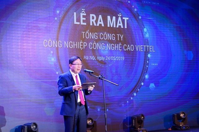 Le Dang Dung, acting Chairman cum General Director of theViettel Military Industry and Telecoms Group, at the launching ceremony of the Viettel High Technology Industries Corporation. (Photo: VNA)