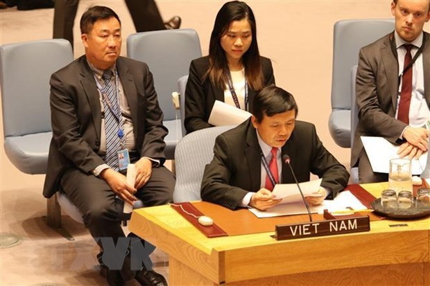 Vietnam's permanent mission to the United Nations participates in a discussion of the UN Security Council (Photo: VNA)