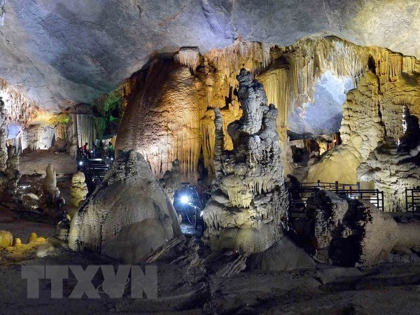 Inside a cave in Phong Nha - Ke Bang (Photo: VNA)