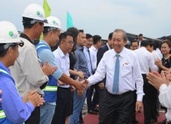 Standing Deputy Prime Minister - Truong Hoa Binh visits BCG Bang Duong Solar power plant