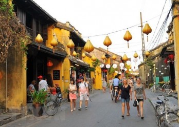 Close to 8.5 million foreigners visit Vietnam in first half