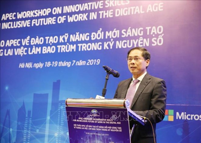 Deputy Minister of Foreign Affairs Bui Thanh Son speaks at the APEC workshop on “Innovative Skills for Inclusive Future of Work in the Digital Age.