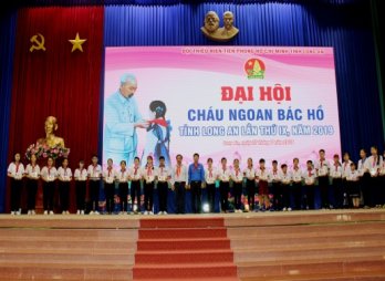 Vinh danh, khen thưởng 120 đội viên tiêu biểu cháu ngoan Bác Hồ