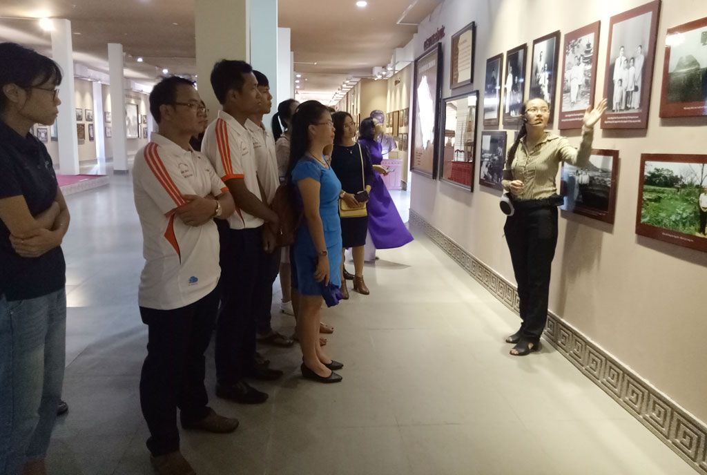 The showroom of the dignity and the career of late lawyer Nguyen Huu Tho was built completely to serve the visitors’ needs of visiting and learning.