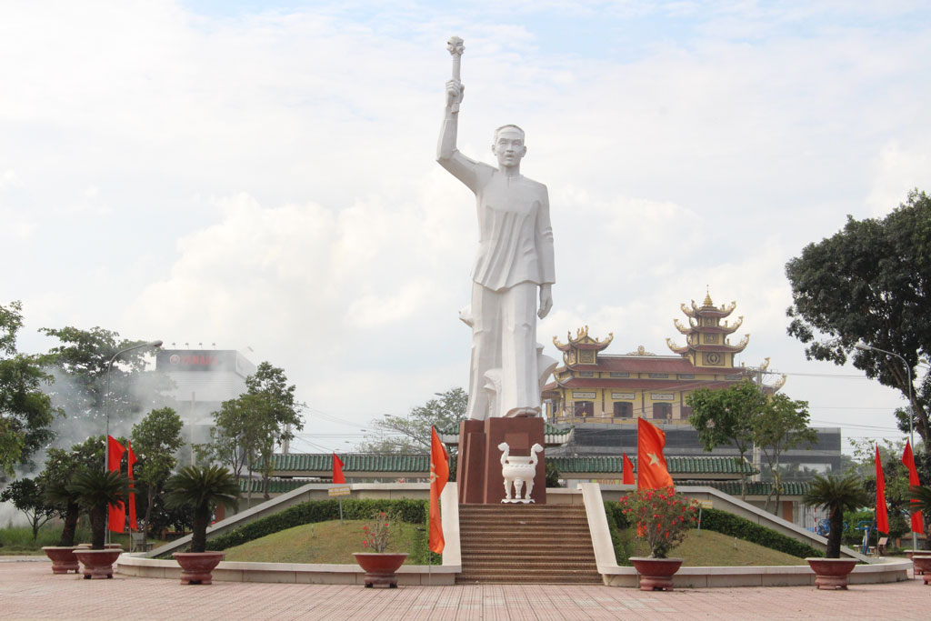 Historical relic area of Duc Hoa Crossroads is interested in investing and renovating by the province to promote traditional values and education.