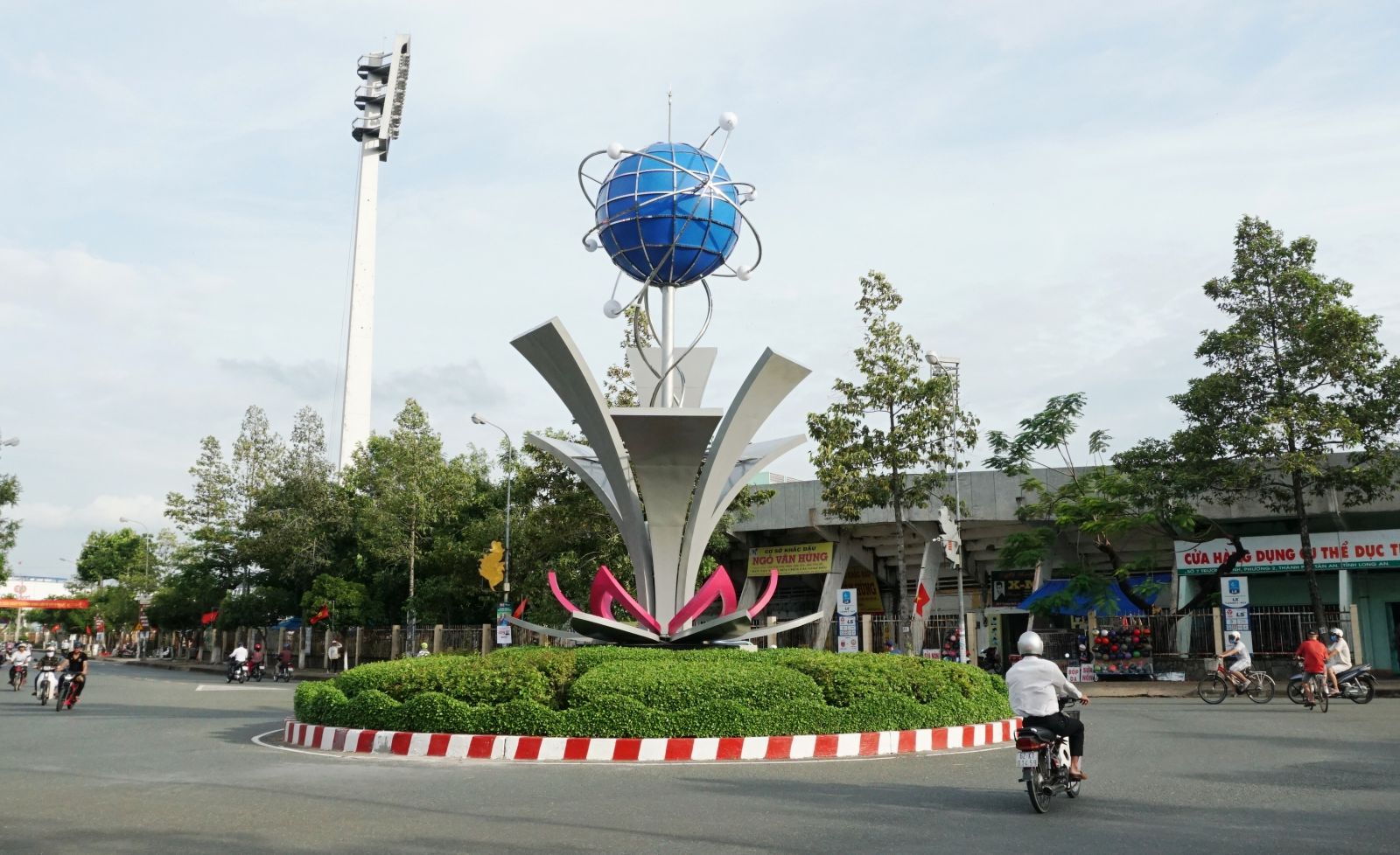 The Crystal Ball work with LED lighting at stadium roundabout