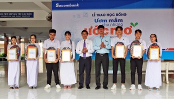 Sacombank tặng 3.559 suất học bổng cho học sinh, sinh viên toàn quốc