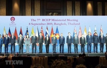 ASEAN, partners discuss regional free trade agreement