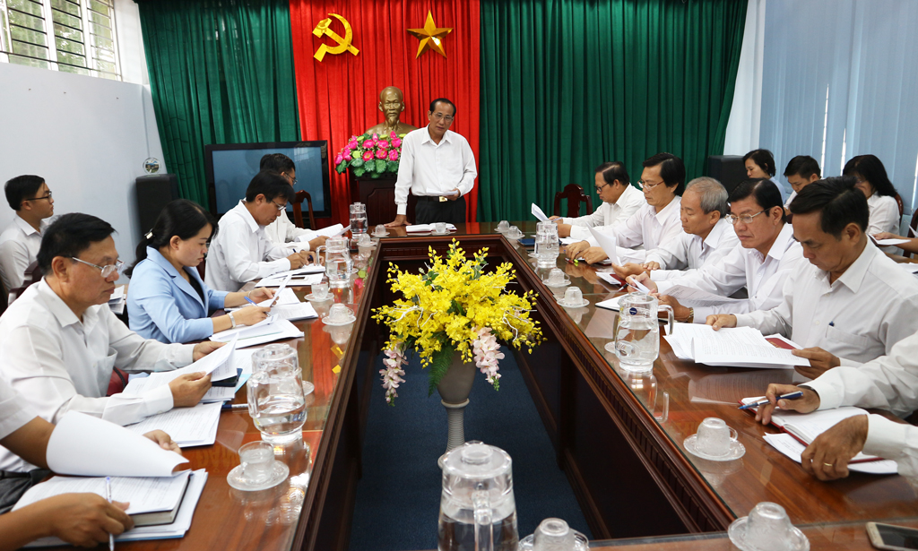 The Standing Committee of Long An Provincial People's Council has a meeting to review the content and prepare for the 16th meeting