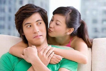 Chồng gai người khi vợ bỗng nhiên ngọt ngào