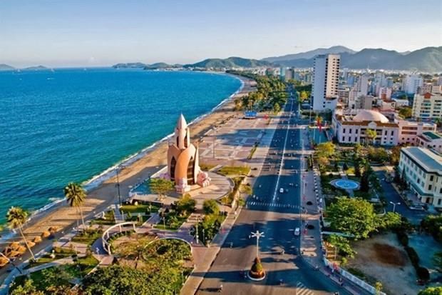 The view over Tram Huong (Agarwood) Tower, a symbol of Khanh Hoa's Nha Trang beach city (Source: vietnamtourism.com)