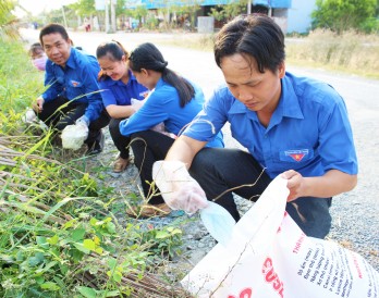 Phát huy tinh thần xung kích, chung sức xây dựng quê hương