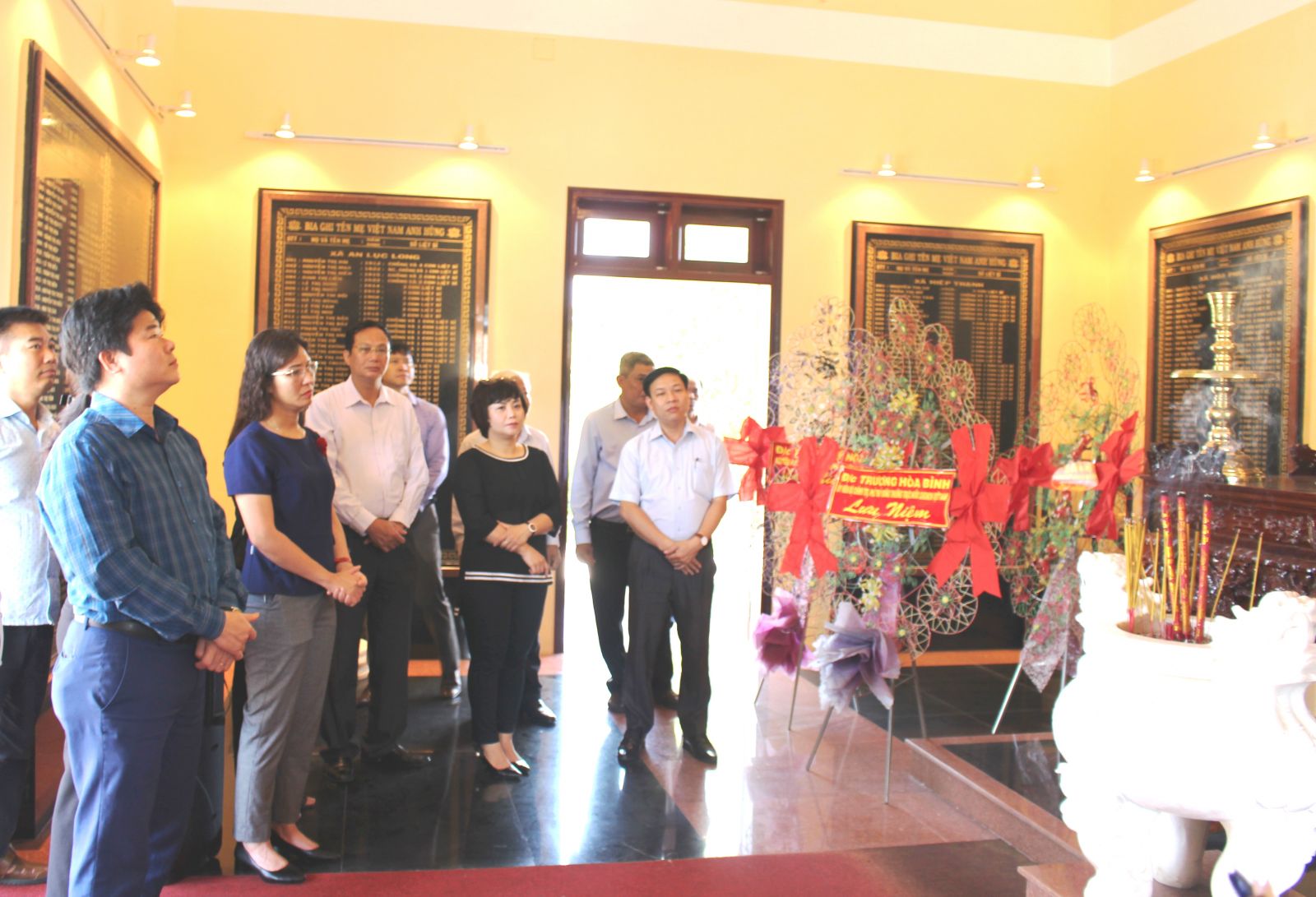 The delegation visits the House for showing gratitude for Vietnamese Heroic Mothers of Chau Thanh district