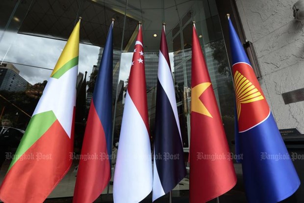 The ASEAN summit will be held from Nov 2-4 and the cabinet has approved Nov 4-5 as holidays for government offices in Bangkok and Nonthaburi. (Source: Bangkok Post)