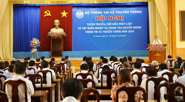 The conference on the popularization of laws and inspection training in the information and communication sector held in An Giang province on October 24 (Photo: VNA)