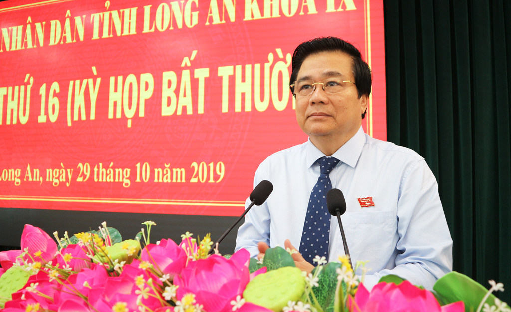 Secretary of the Provincial Party Committee, Chairman of the Provincial People's Council - Pham Van Ranh delivers the opening speech