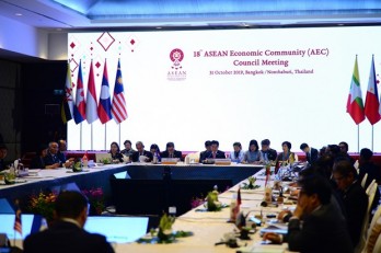 ASEAN Economic Community Council holds 18th meeting in Thailand