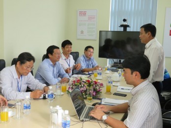 Long An Department of Industry and Trade works with businesses on connecting to consume dragon fruits