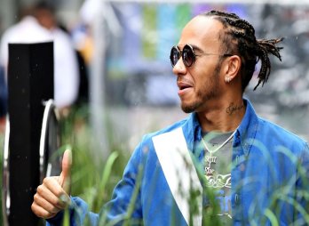 Nhà vô địch F1 Lewis Hamilton chờ thỏa thuận gia hạn từ Mercedes