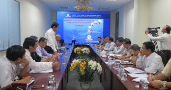 Leaders of Long An Provincial People's Committee work with investor and consultant on gas thermal power plant project