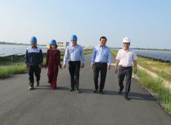 Long An Department of Industry and Trade surveys solar power plants