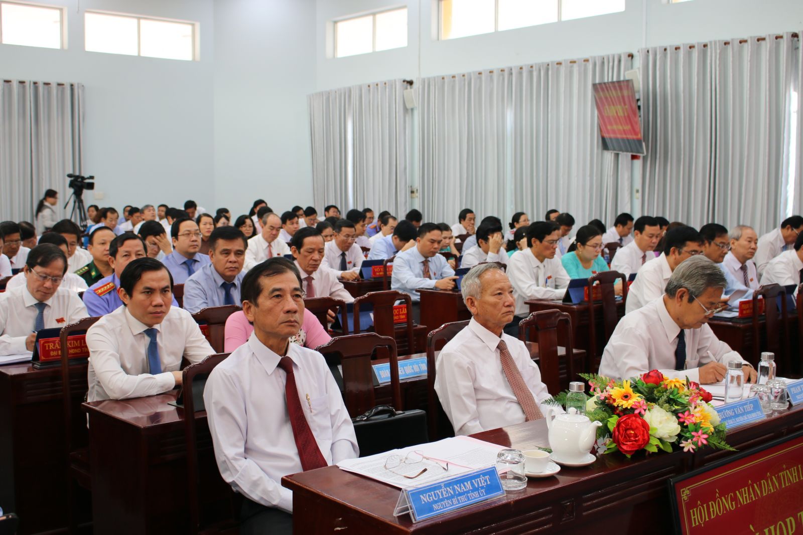 On December 5, the 17th Session of the IXth  Provincial People's Council is officially opened