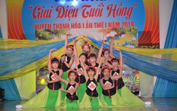 Liên hoan “Giai điệu tuổi hồng” huyện Thạnh Hóa lần thứ I