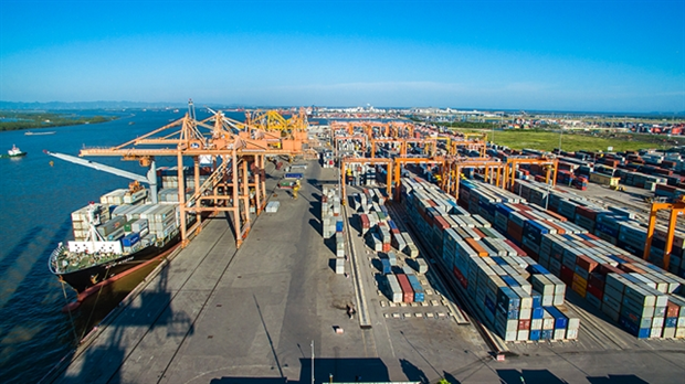 Containers loaded up at Dinh Vu Port in nothern city of Hai Phong. (Photo: VNA)