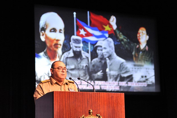 Lt. Gen. Elfre Perez Zaldivar, head of the Logistics Department of the Cuban Ministry of Revolutionary Armed Forces, addresses the ceremony in Havana (Photo: VNA)