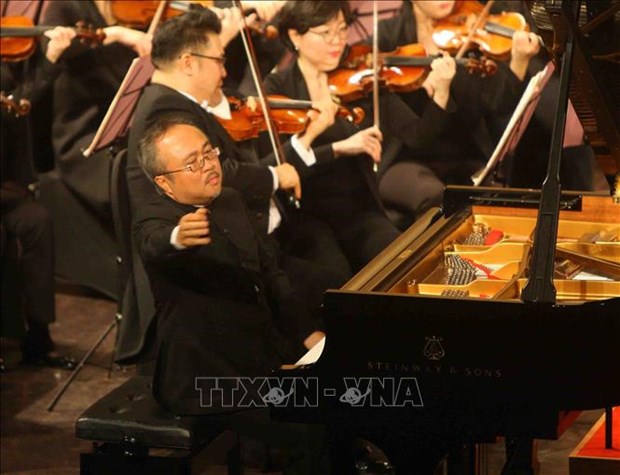 World-renowned concert pianist Dang Thai Son performs at a program (Source: VNA)