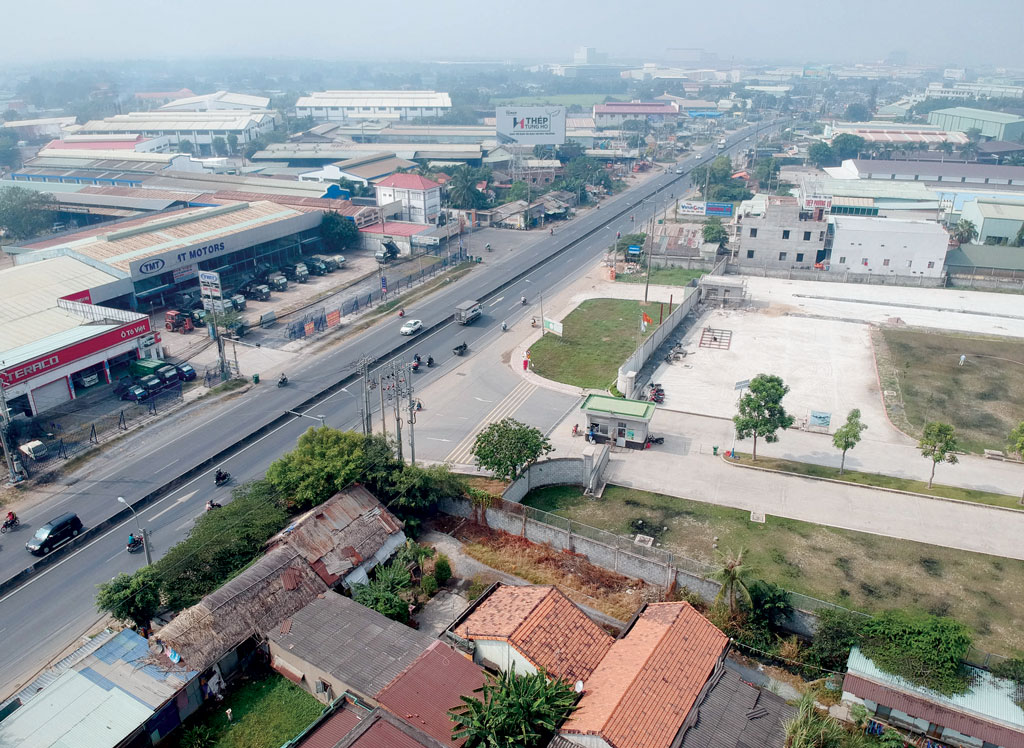 The investment wave is having a strong shift from Ho Chi Minh City to the provinces, Long An has many opportunities to welcome investors due to traffic convenience (Photo: National Highway 1)