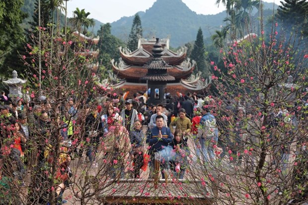 Around 40,000 visitors made the pilgrimage to Huong Pagoda in Hanoi’s My Duc district on January 30.(Photo: VNA)