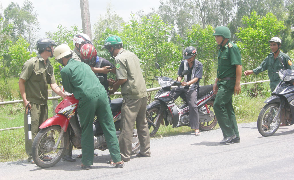 Diễn tập mô hình Tiếng kẻng vùng biên, truy bắt đối tượng trộm nóng xe môtô trên khu vực biên giới