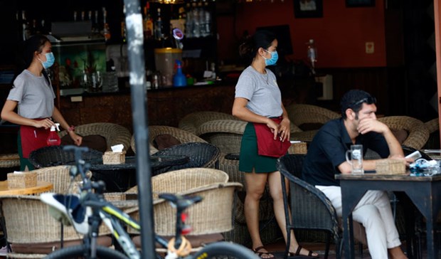 Waitresses at a restaurant in Phnom Penh, Cambodia (Photo: Khmer Times)