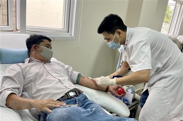 Blood donation amid the COVID-19 pandemic (Photo: VNA)