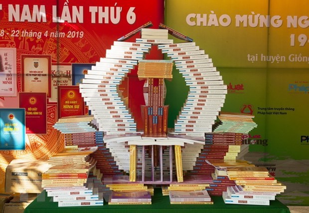 Book display at the book fair in 2019 (Photo: VNA)