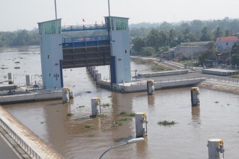 Âu tàu Rạch Chanh giãn thời gian vận hành nhằm xả mặn, tích nước ngọt