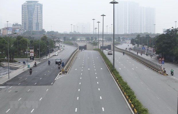 Tran Duy Hung street in Hanoi is deserted during the period of social distancing (Photo: VNA)