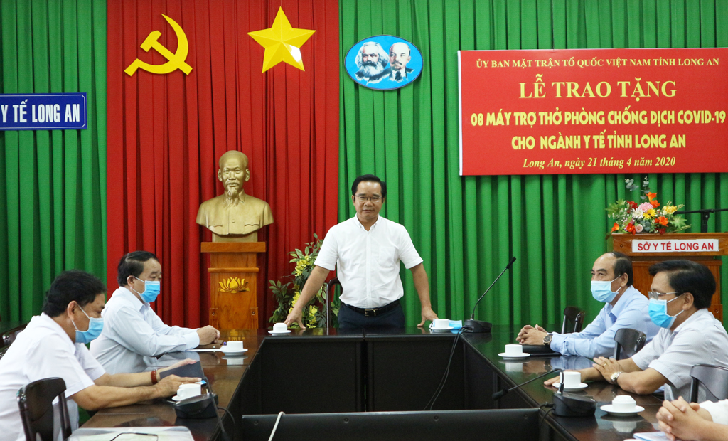 Standing Deputy Secretary of the Provincial Party Committee - Nguyen Van Duoc highly appreciates the campaign for supporting Covid-19 prevention and combat by the Vietnam Fatherland Front Committee of Long An province