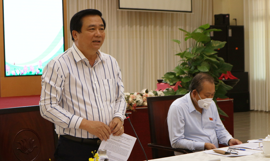 Secretary of Provincial Party Committee, Chairman of the Provincial People's Council - Pham Van Ranh proposes the Government to soon upgrade Highway 62 because this has been a pressing issue for many years.