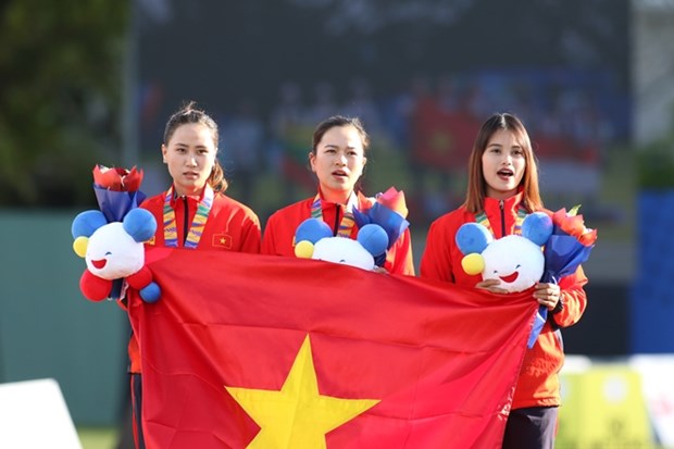 Do Thi Anh Nguyet (first from right) shines at the 30th Southeast Asian (SEA) Games in the Philippines. (Source: cand.com.vn) Previous stories: 