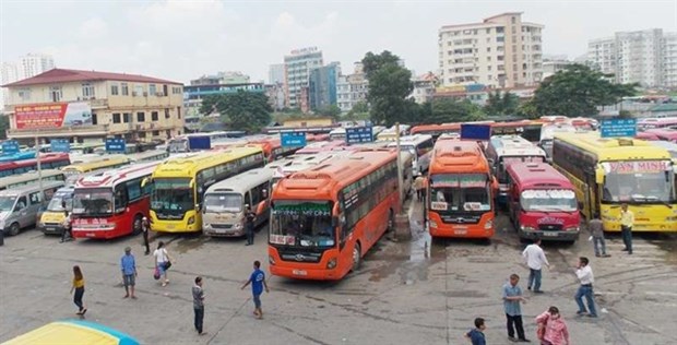 Buses at a bus station in Hanoi amid the COVID-19 pandemic (Photo: tienphong.vn)