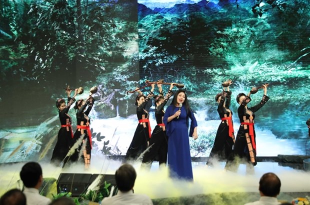 Artists perform at the exchange program "Ho Chi Minh - Journey of Desires 2020” in Hanoi on May 12. (Photo: VNA)