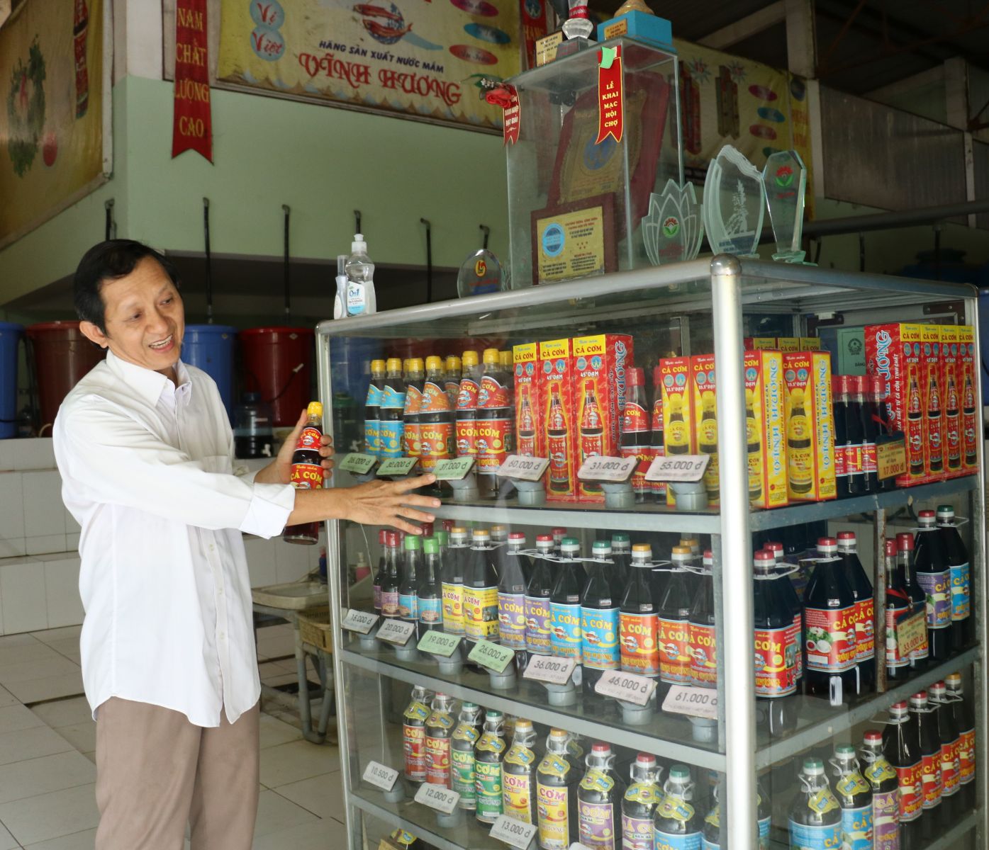 Vinh Huong fish sauce for many consecutive years achieved typical rural industrial products