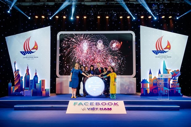 Delegates launch the “Facebook for Vietnam” campaign to celebrate the 25th anniversary of Việt Nam - US relations on May 24. — Photo courtesy of Facebook