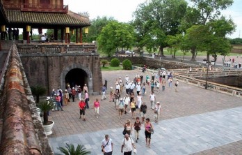 Vietnam’s tourism strives to bounce back